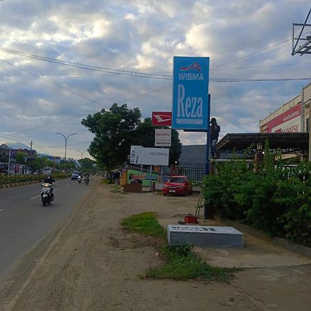 Motel Wisma Reza Palopo Exterior foto