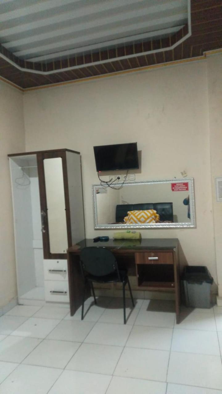 Motel Wisma Reza Palopo Exterior foto